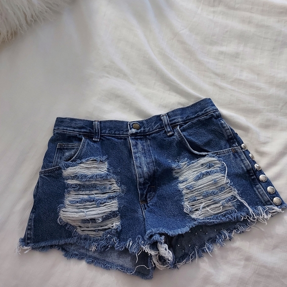 Vintage | studded high waisted denim shorts - Picture 2 of 5
